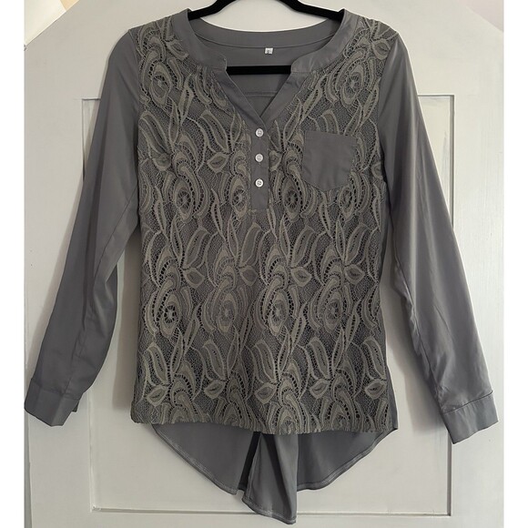 Women’s Gray Long Sleeve High Low Blouse W/ Lace Accent Button Pleated Back Sz S - Picture 2 of 3